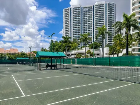 21050 Point Place Aventura FL 33180
