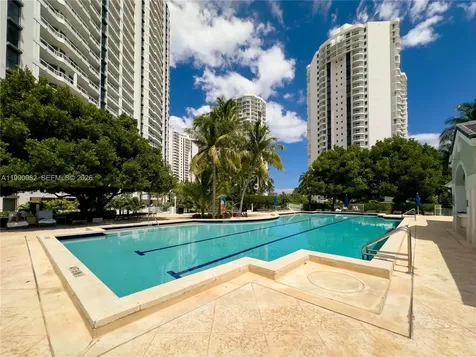 21050 Point Place Aventura FL 33180