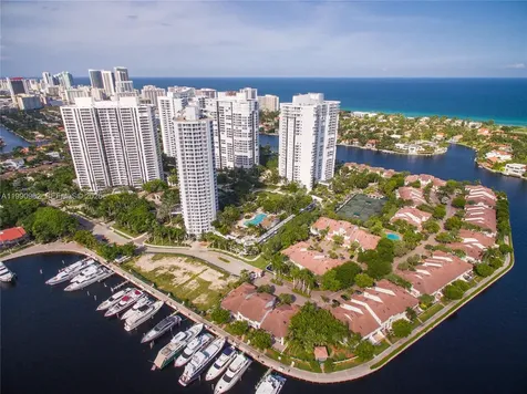 21050 Point Place Aventura FL 33180