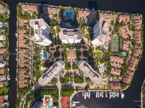 21050 Point Place Aventura FL 33180
