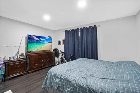 9403 SW 76th Street Miami FL 33173