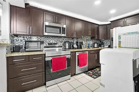 9403 SW 76th Street Miami FL 33173