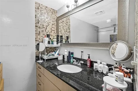 9403 SW 76th Street Miami FL 33173