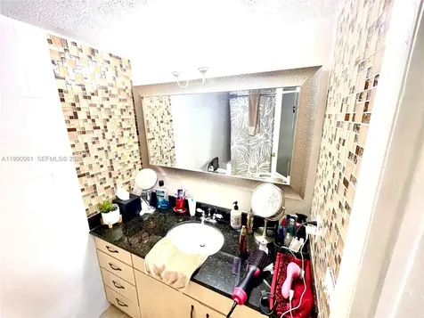 9403 SW 76th Street Miami FL 33173