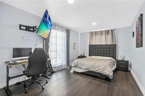 9403 SW 76th Street Miami FL 33173