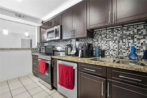 9403 SW 76th Street Miami FL 33173