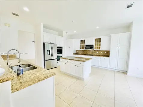 19343 SW 79th Avenue Cutler Bay FL 33157