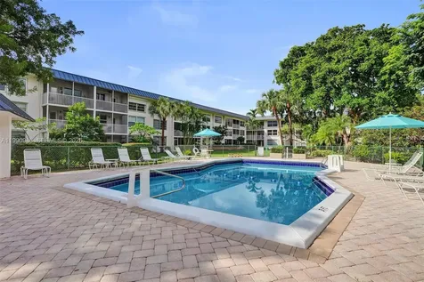 4025 N Federal Highway Oakland Park FL 33308