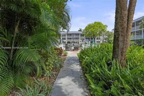 4025 N Federal Highway Oakland Park FL 33308