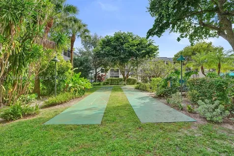 4025 N Federal Highway Oakland Park FL 33308