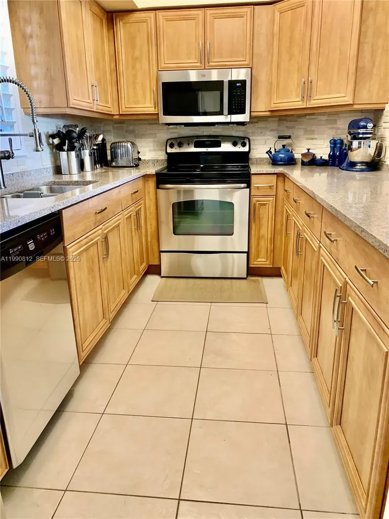 2105 Lavers Circle Delray Beach FL 33444