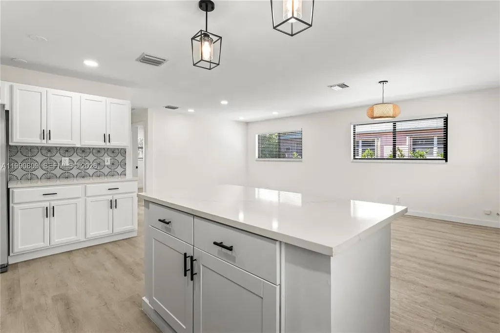 328 SW 11th Avenue Delray Beach FL 33444