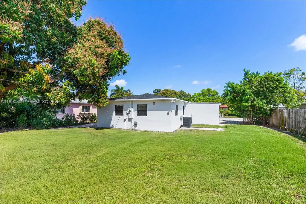 328 SW 11th Avenue Delray Beach FL 33444