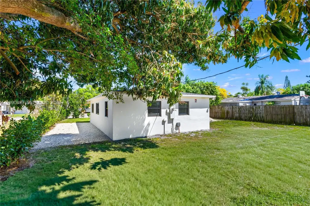 328 SW 11th Avenue Delray Beach FL 33444