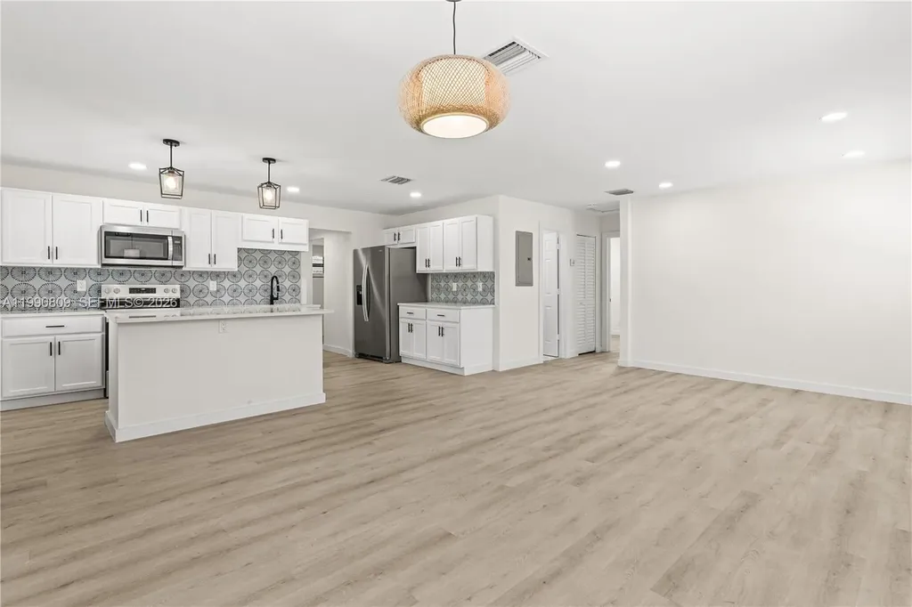328 SW 11th Avenue Delray Beach FL 33444