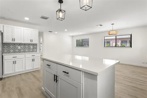 328 SW 11th Avenue Delray Beach FL 33444