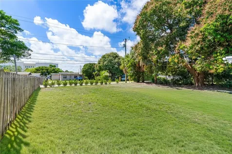 328 SW 11th Avenue Delray Beach FL 33444