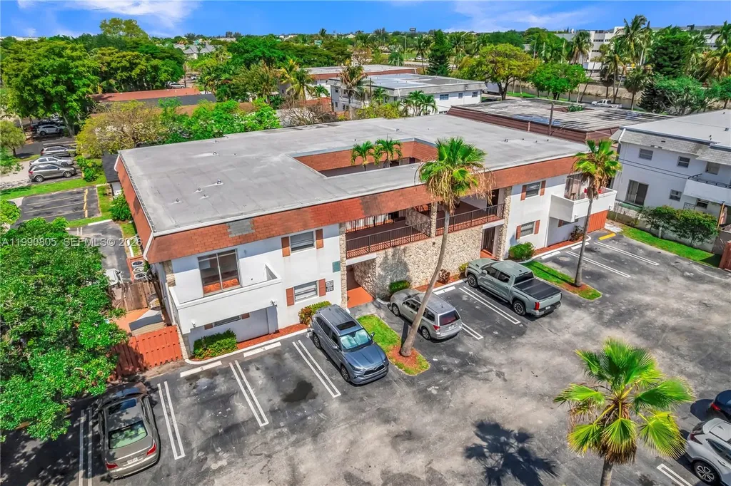 321 SW 1st Court Pompano Beach FL 33060