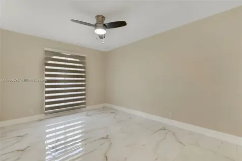 10425 NW 48th Manor Coral Springs FL 33076