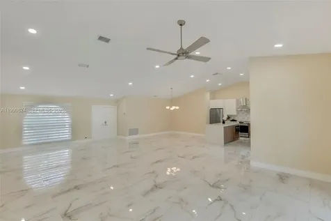 10425 NW 48th Manor Coral Springs FL 33076