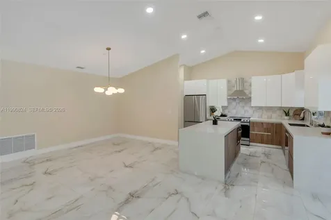 10425 NW 48th Manor Coral Springs FL 33076
