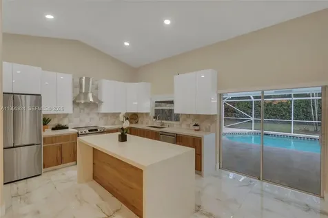 10425 NW 48th Manor Coral Springs FL 33076