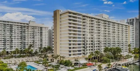 5600 Collins Avenue Miami Beach FL 33140