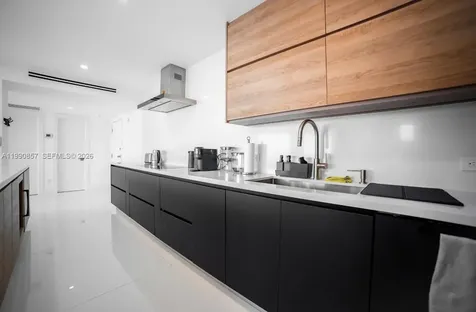 5600 Collins Avenue Miami Beach FL 33140
