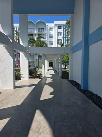 486 NW 165th Street Road Miami FL 33169