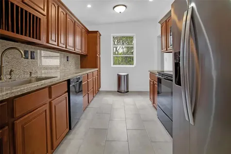 6339 SW 32nd Street Miami FL 33155
