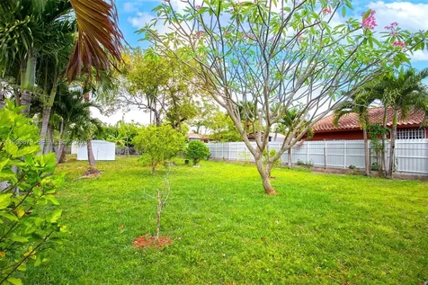 6339 SW 32nd Street Miami FL 33155