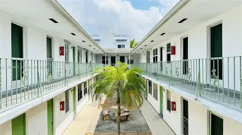 1824 Monroe Street Hollywood FL 33020