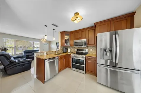 1460 NE 30th Court Pompano Beach FL 33064