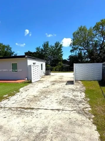 15825 E Bunche Park Drive Miami Gardens FL 33054