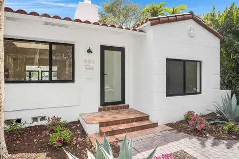 880 NE 72nd Terrace Miami FL 33138