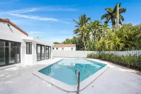 880 NE 72nd Terrace Miami FL 33138