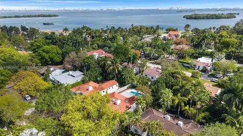 880 NE 72nd Terrace Miami FL 33138