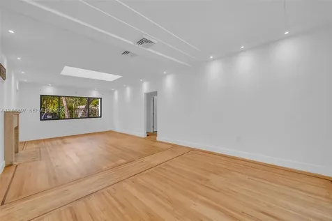 880 NE 72nd Terrace Miami FL 33138
