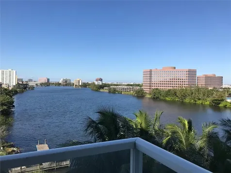 5099 NW 7th Street Miami FL 33126