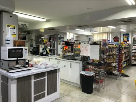 5099 NW 7th Street Miami FL 33126