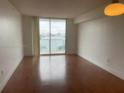 5099 NW 7th Street Miami FL 33126