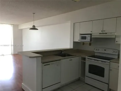5099 NW 7th Street Miami FL 33126