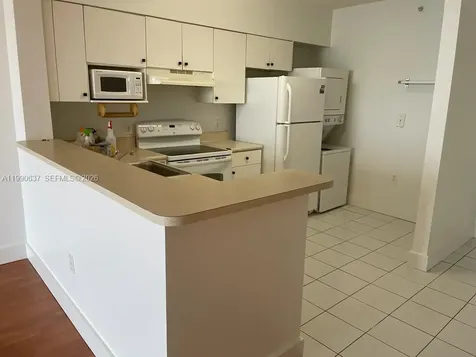 5099 NW 7th Street Miami FL 33126