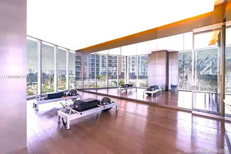 18975 Collins Avenue Sunny Isles Beach FL 33160
