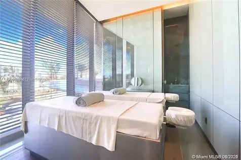 18975 Collins Avenue Sunny Isles Beach FL 33160