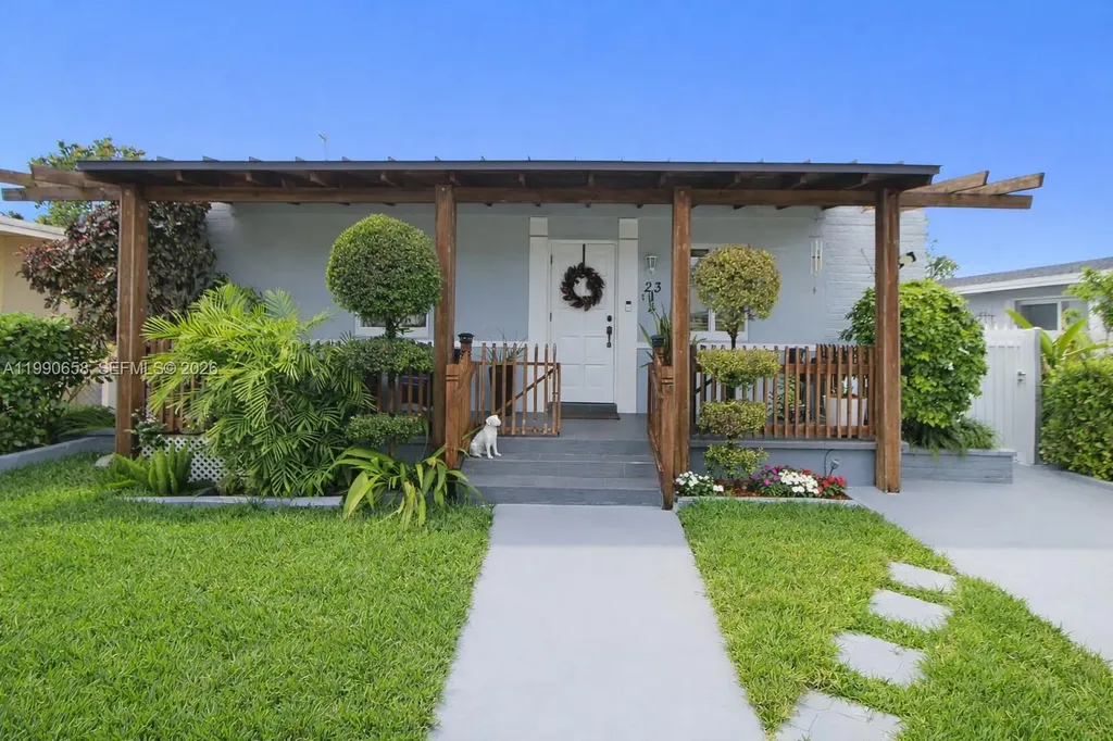 2314 SW 60 Avenue Miami FL 33155