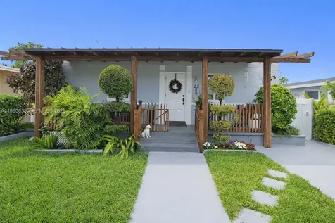 2314 SW 60 Avenue Miami FL 33155