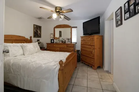 2314 SW 60 Avenue Miami FL 33155