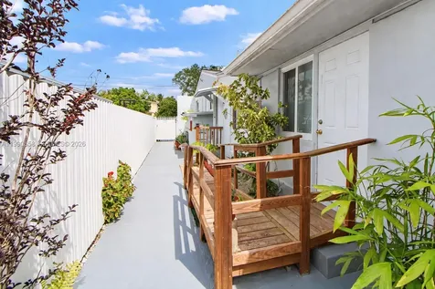 2314 SW 60 Avenue Miami FL 33155