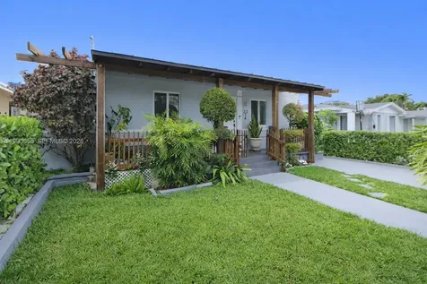 2314 SW 60 Avenue Miami FL 33155